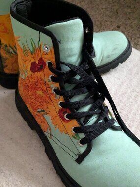 Galartsy Van Gogh sunflower boots size 10